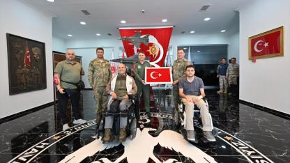 Gaziler, Türk Yıldızları ve SOLOTÜRK’le Gökyüzünde Buluştu