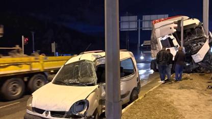 Karapınar-Ereğli Yolunda Trafik Kazası: 2 Yaralı