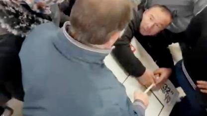 Konya'da 'Bin Liralık TV' İzdihamı: Birbirlerini Ezdiler
