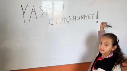 Küçük Okul, Büyük Gurur: Ilgın’da 1 Öğretmen ve 1 Öğrenciden Cumhuriyet Kutlaması