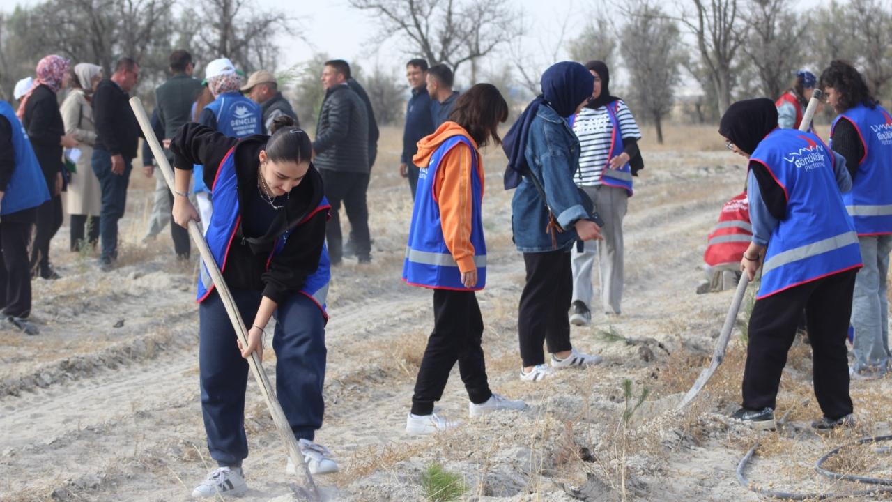 KARAPINAR’DA 11 KASIM MİLLİ AĞAÇLANDIRMA GÜNÜ COŞKUSU