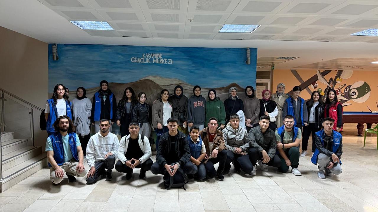 KARAPINARLI GENÇLER EMEKLERİNİN KARŞILIĞINI İSTANBUL’DA ALDI