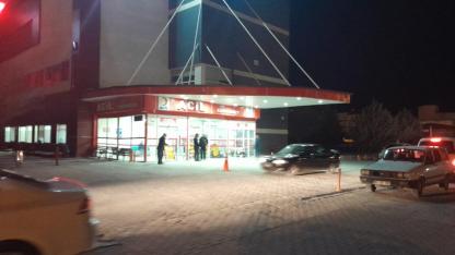 Emirgazi’de Silahlı Saldırı Dehşeti: 2 Yaralı, Zanlı Yakalandı