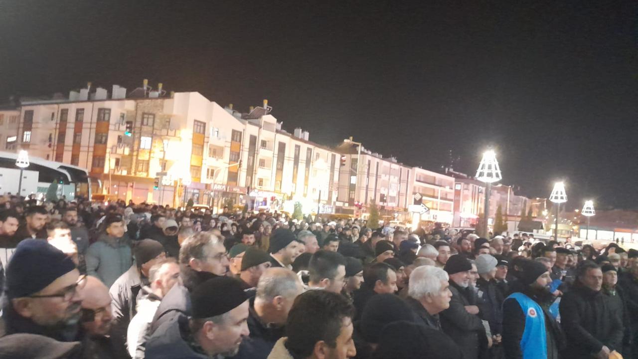 Karapınar’da 97 Umre Yolcusu Dualarla Uğurlandı