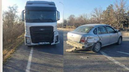 Karapınar’da Kamyon ve Otomobil Çarpıştı: 2 Yaralı