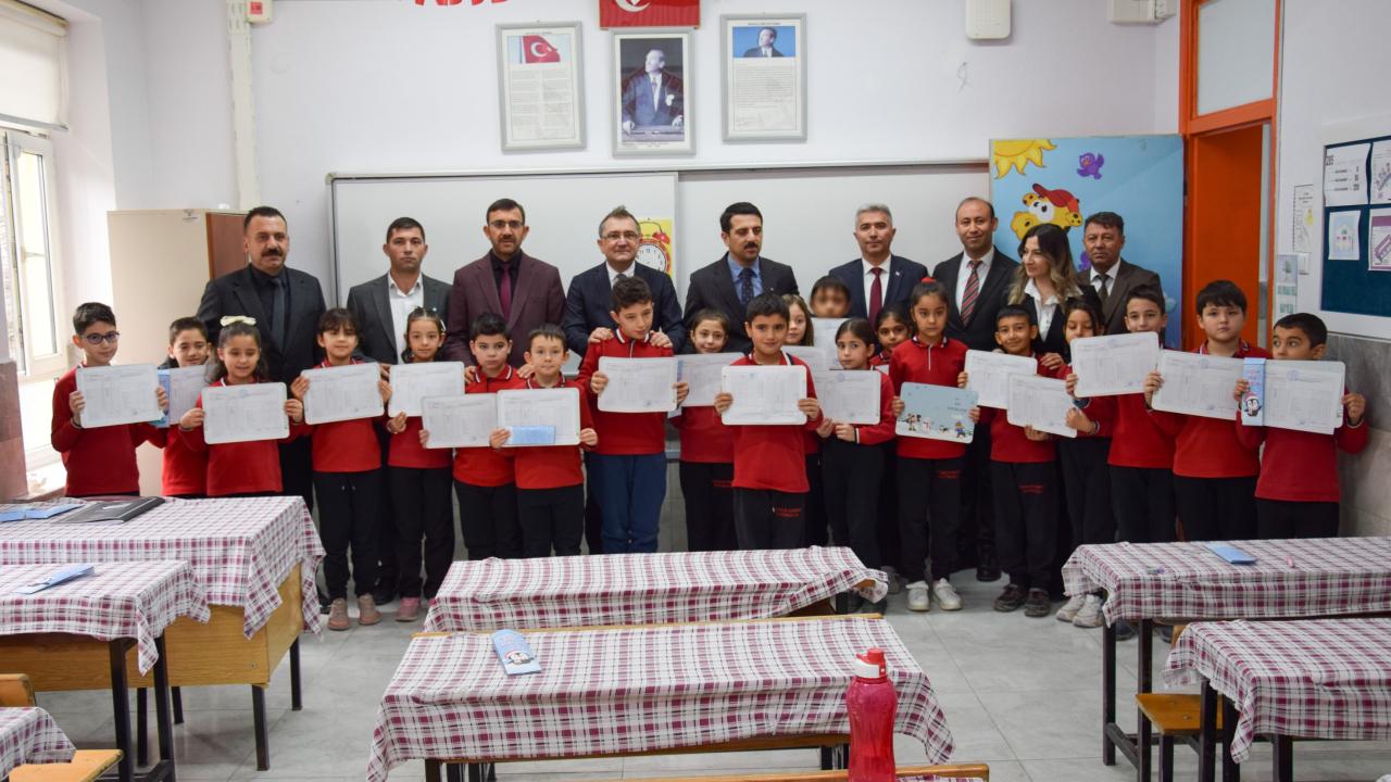 Karapınar’da Karne Coşkusu: Yarıyıl Tatili Başladı