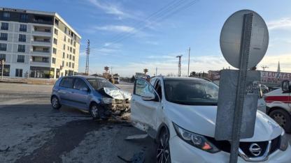 Karapınar’da Kavşak Kazası: 3 Yaralı