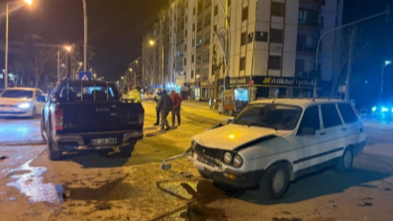 Karapınar İlçe Merkezinde Trafik Kazası: 1 Yaralı