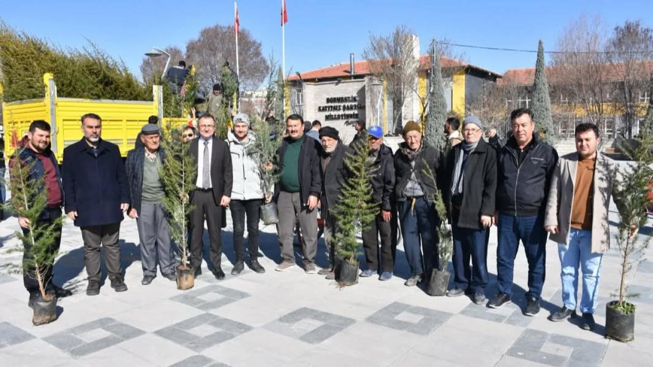 Karapınar’da Yeşil Gelecek İçin 4 Bin Fidan Dağıtıldı