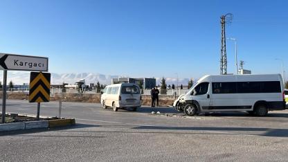 Konya Ereğli'de Servis Kazası: Beş Kişi Yaralandı