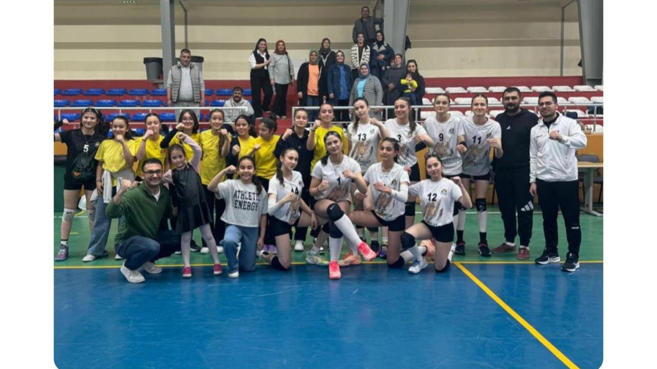 Karapınar ALBA Genç Sultanları Çeyrek Finalde!