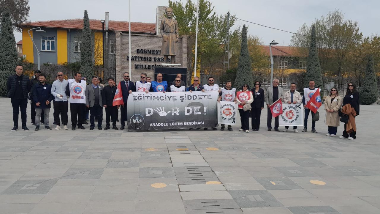 Karapınar'da Eğitimcilerden Şiddete Karşı Eylem